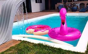 Chalé com Piscina e Churrasqueira Privativos